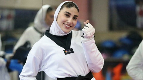 عکس/ استایل متفاوت ناهید کیانی؛ کیف و کفش خفنم!
