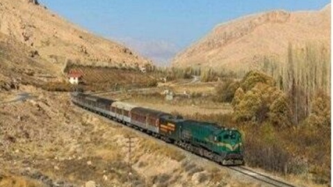 قطار تهران - ارومیه از ریل خارج شد