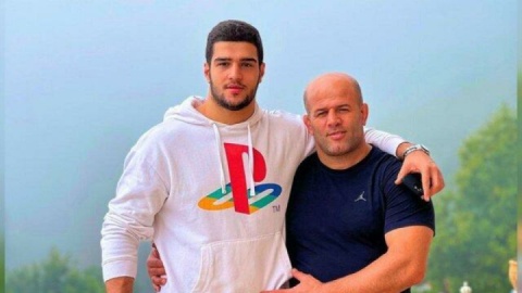 فردین معصومی و فرزندش در کنار «جناب‌ خان»