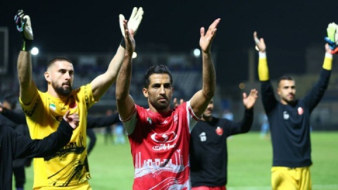 بازیکن پرسپولیس خودش را در رختکن حبس کرد