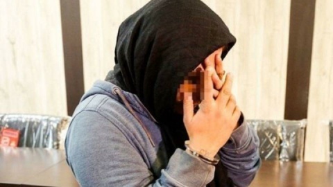 این زن رانندگان را مسموم می‌کند