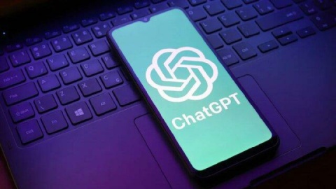 ChatGPT کاربران را بدون اجازه با نام خطاب می‌کند