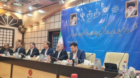 زندان جای بدهکاران نیست