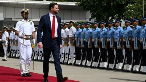 معاون ترامپ وارد هند شد