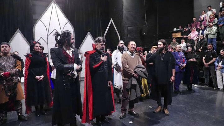 آغاز نمایش «خانه دراکولا» در تالار حافظ