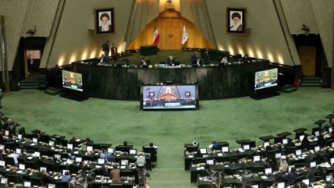 مجلس با فوریت تغییر ساعت رسمی کشور مخالفت کرد
