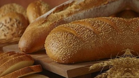 سهمیه آرد تولیدکنندگان نان‌های حجیم هنوز تعیین تکلیف نشده‌ است