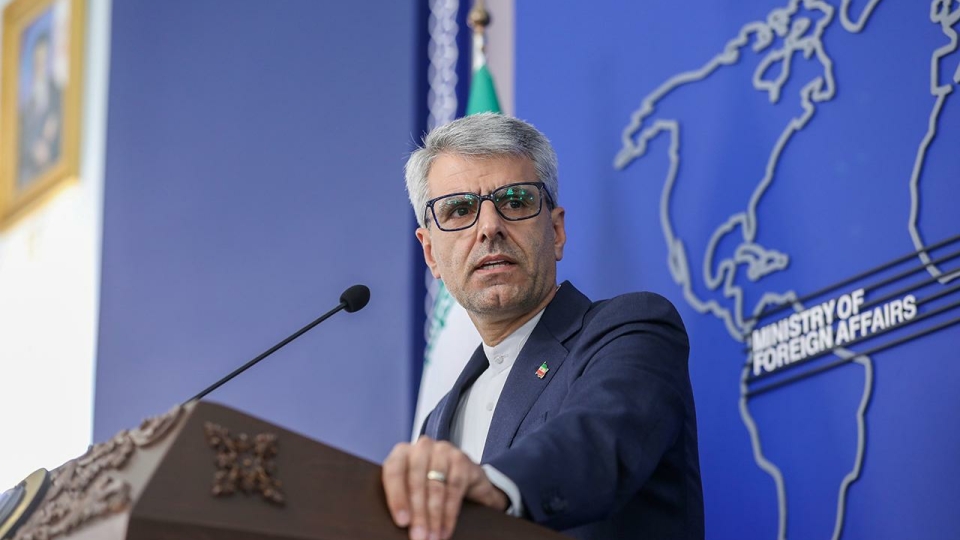انتقاد وزارت خارجه ایران از نقش «اخلالگرانه» فرانسه