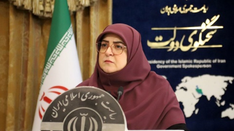 نگاه مادرانه زنان کارگر، ضامن اصلاح و آبادانی جامعه است