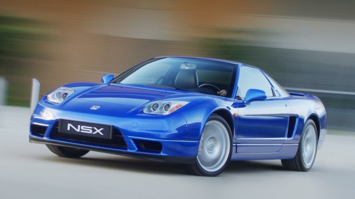 وقتی که هوندا با NSX-R از فراری و پورشه عبور کرد