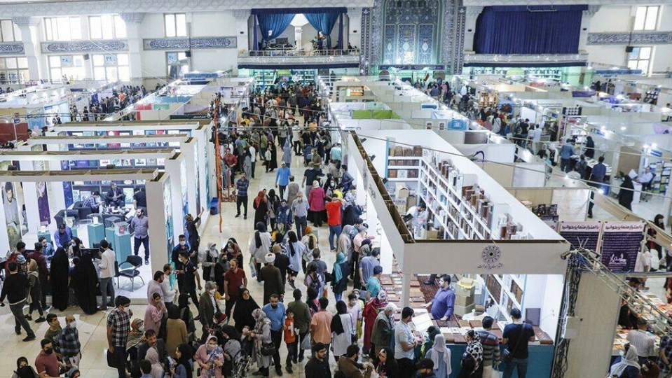 نشر شاهد با بیش از ۴۰۰ عنوان کتاب در نمایشگاه کتاب/ تخفیف ۵۰درصدی به خانواده ایثارگران