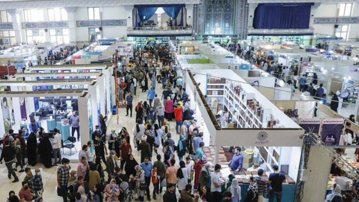 نشر شاهد با بیش از ۴۰۰ عنوان کتاب در نمایشگاه کتاب/ تخفیف ۵۰درصدی به خانواده ایثارگران