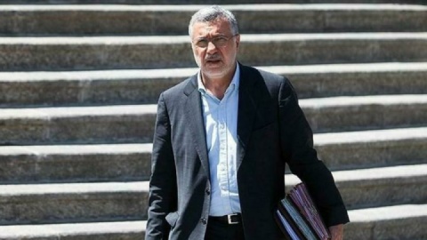 تمام اعضای تیم سلامت برای کاهش درد مردم گام برمی‌دارند