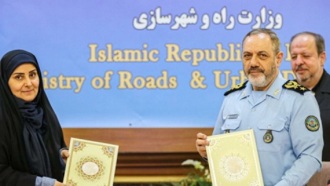 امضا تفاهمنامه همکاری وزارتخانه‌های راه و دفاع