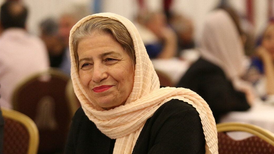 احترام برومند: با کسی ازدواج کردم که کتاب برایش مقدس بود