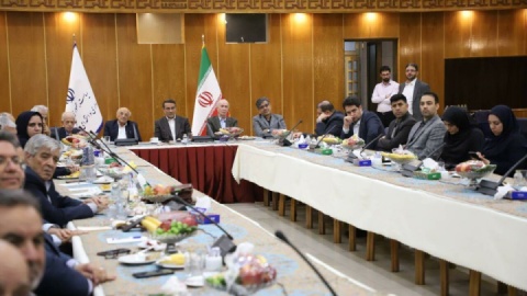 در ۱۵ سال گذشته در مدیریت عملکرد مدیران و کارکنان دولت موفق نبودیم