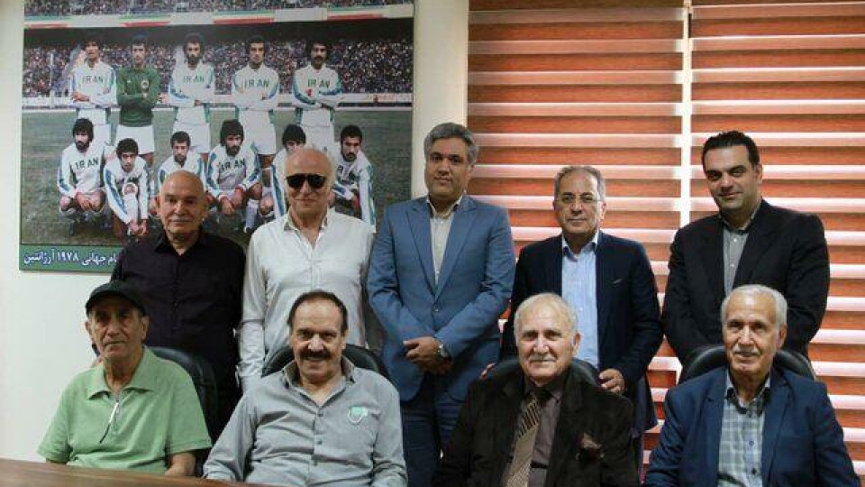 دیدار بزرگان فوتبال ایران با حسن روشن