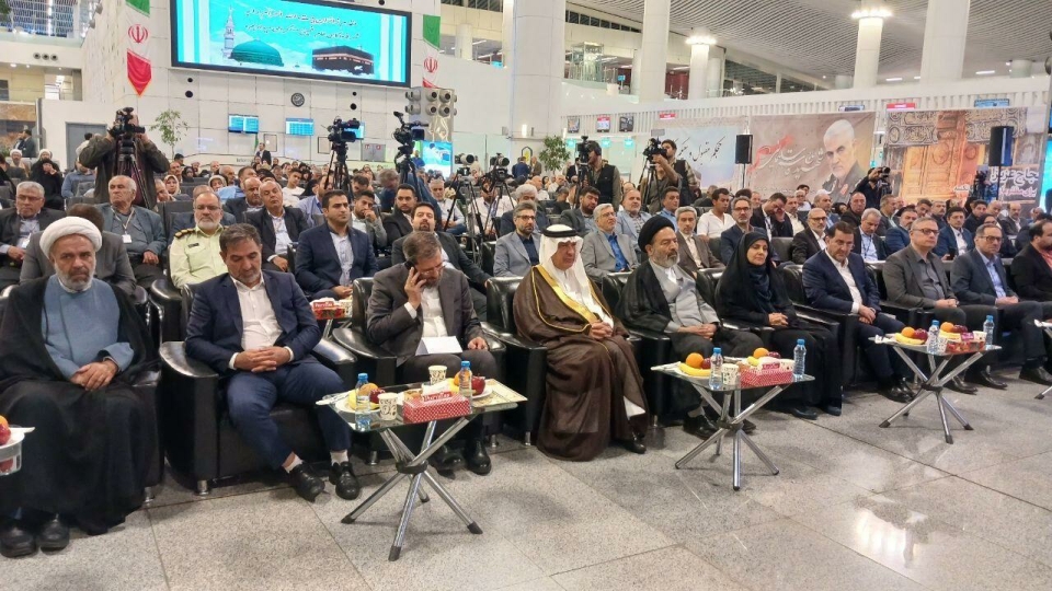 نخستین کاروان حج ۱۴۰۴ از فرودگاه بین المللی امام (ره) راهی سرزمین وحی شد