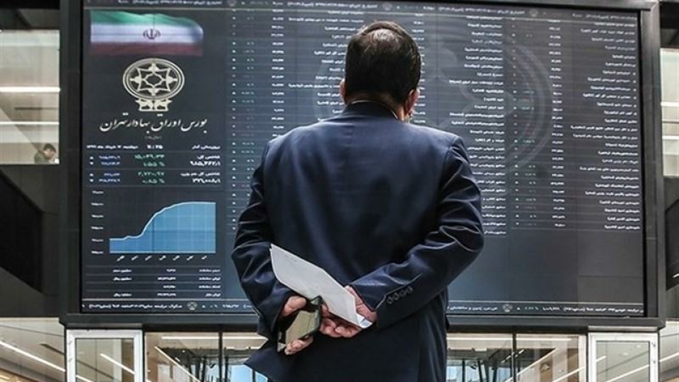افت ۲۴ هزار واحدی بورس/ شاخص کانال ۳ میلیون واحدی را حفظ میکند؟