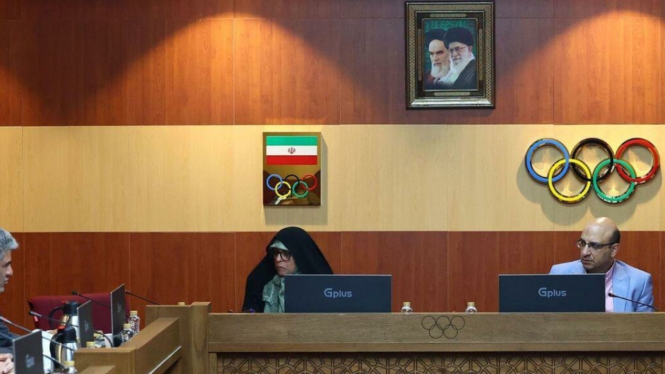 نشست مسئولان کمیته ملی المپیک و وزارت ورزش با رشتههای شمشیربازی و سوارکاری