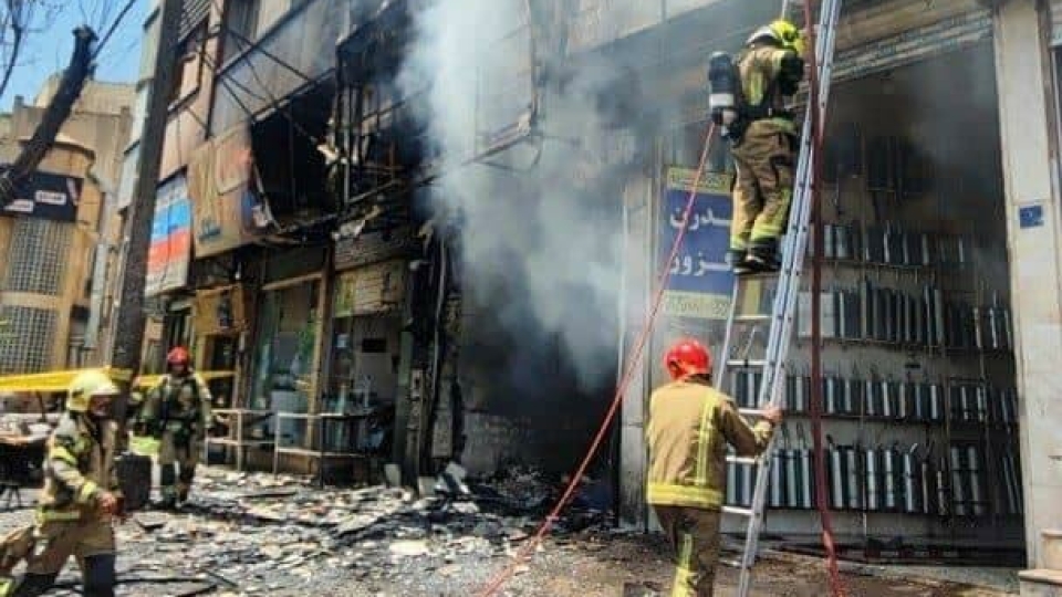 آتشسوزی در مغازه تعویض روغنی اندرزگو