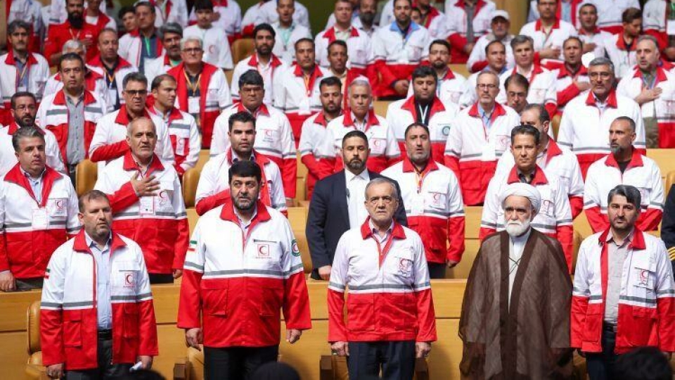 مسیر حرکت همه ما باید کمک به نیازمندان و دردمندان باشد