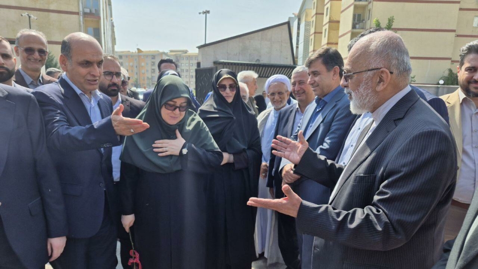 سخنگوی دولت مدرسه «خیرساز مهر عظام» رشت را افتتاح کرد