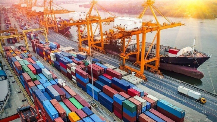 نگهداری کالا در بنادر تا ۸ ماه بدون اظهار بلامانع است