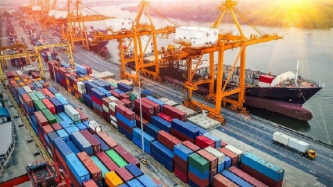 نگهداری کالا در بنادر تا ۸ ماه بدون اظهار بلامانع است