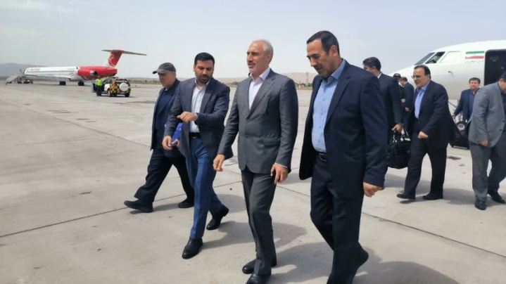 معاون رئیسجمهور و رئیس سازمان برنامه و بودجه کشور وارد تبریز شد