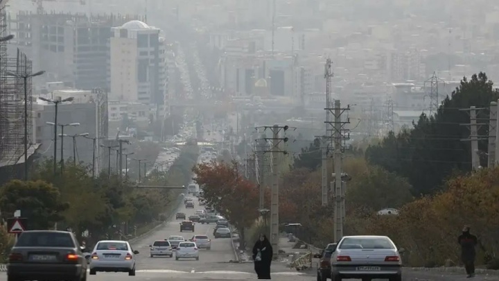 هوای تهران آلوده است