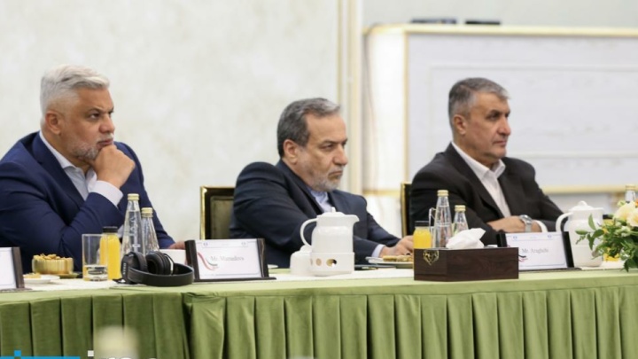 با تمام وجود از بنیانهای صنعت هستهای کشور پاسداری خواهیم کرد