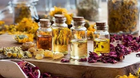 عرقیات فاقد مجوز بهداشتی نخرید