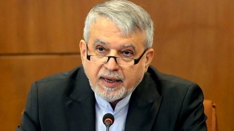 صالحی امیری پیام رئیس‌ جمهور را به پاپ تقدیم کرد