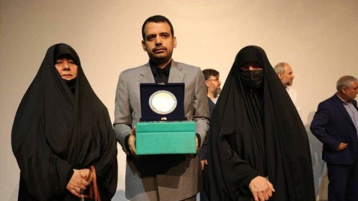 تجلیل از خانواده علی هاشمی و چند نکته از محسن رضایی به بهانه اکران «اسفند»