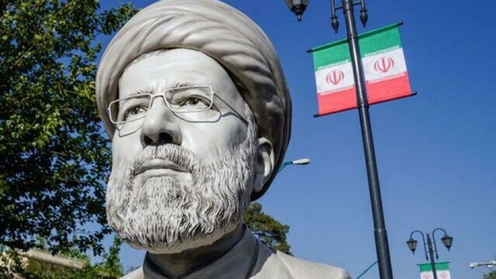 رونمایی از سردیس شهیدجمهور در میدان پاستور تهران