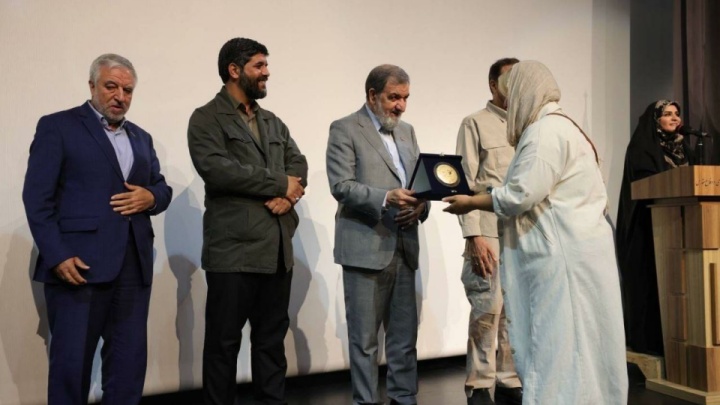 جشنواره فیلم مقاومت، صحنه افتخار به قهرمانان مقاومت