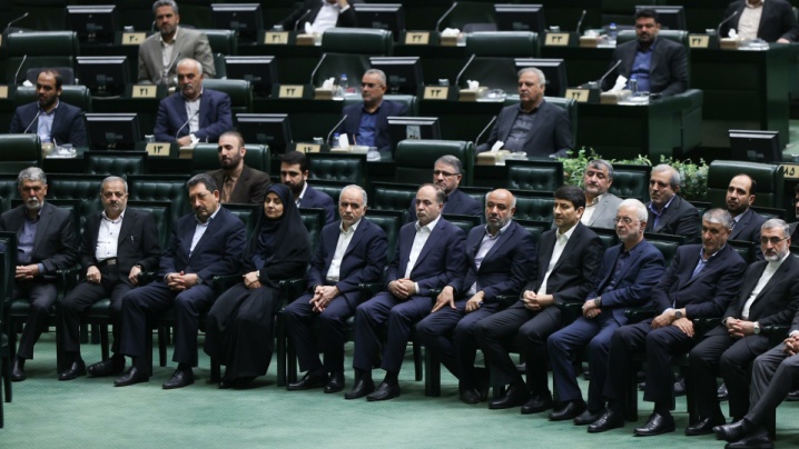 حاشیه نگاری از مراسم بزرگداشت شهدای خدمت در مجلس شورای اسلامی