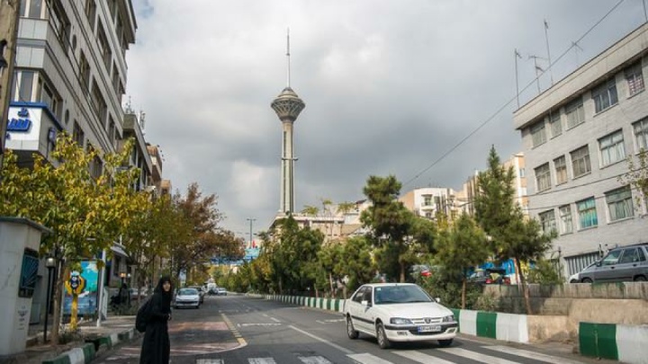 کاهش دمای هوای تهران/ پیشبینی رگبار و رعد و برق