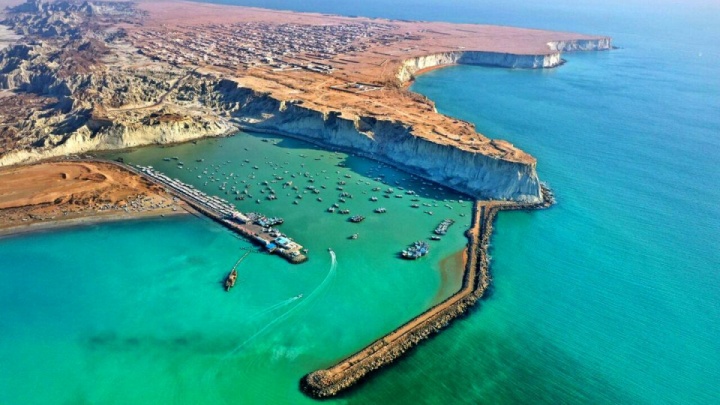 فرآیند اجرایی پروژههای آبشیرینکن مکران تسهیل میشود