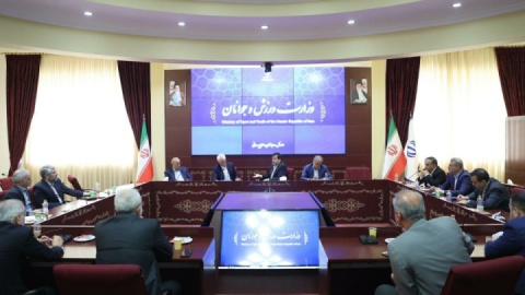 نشست وزیر ورزش با مدیران باشگاه‌ها برای مهار تورم قراردادها