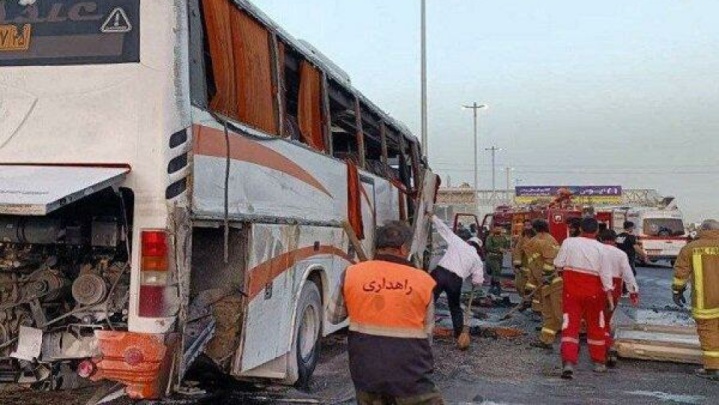 انحراف اتوبوس دانشآموزان از جاده در قزوین