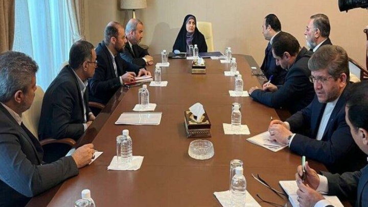 مذاکره وزیر راه و شهرسازی با سرمایهگذاران و پیمانکاران بخشخصوصی در عراق