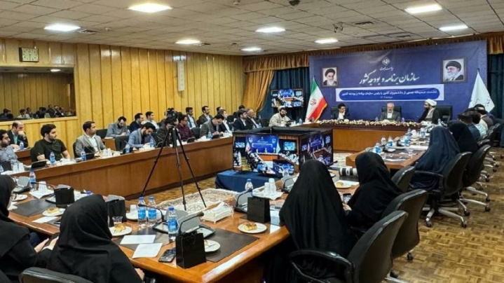 استقبال از نظرات و ايدههاي نخبگان در حل ناترازيهاي كشور