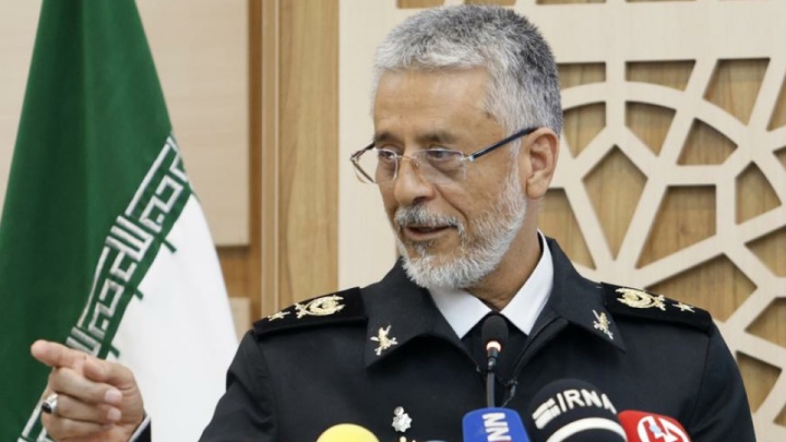 دریادار سیاری: دشمن در مورد ایران دچار اشتباه محاسباتی شده است