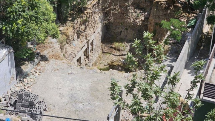 اشیای باستانی کشف شده در بوستان یاس مربوط به دوران قاجار و پهلوی است