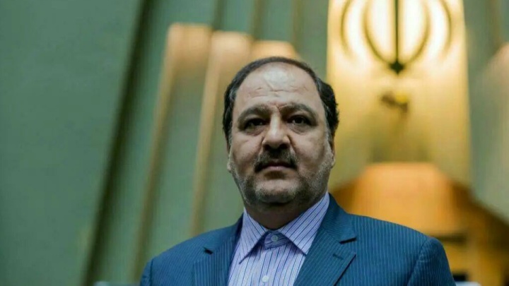 پیامکها علیه رئیس مجلس از سوی یک طیف خاص ارسال میشود
