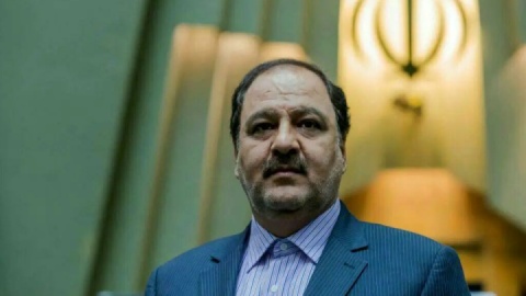 پیامک‌ها علیه رئیس مجلس از سوی یک طیف خاص ارسال می‌شود