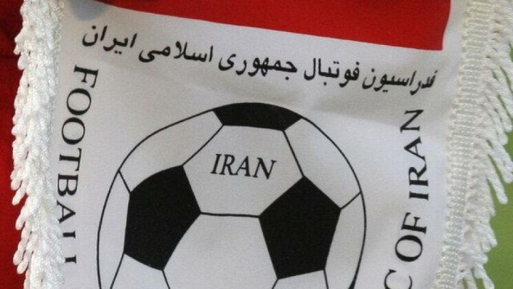 مهدی تاج و سنگ بزرگی برای نزدن!
