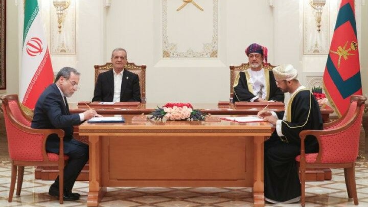 امضای ۱۸ سند همکاری بین ایران و سلطنت عمان